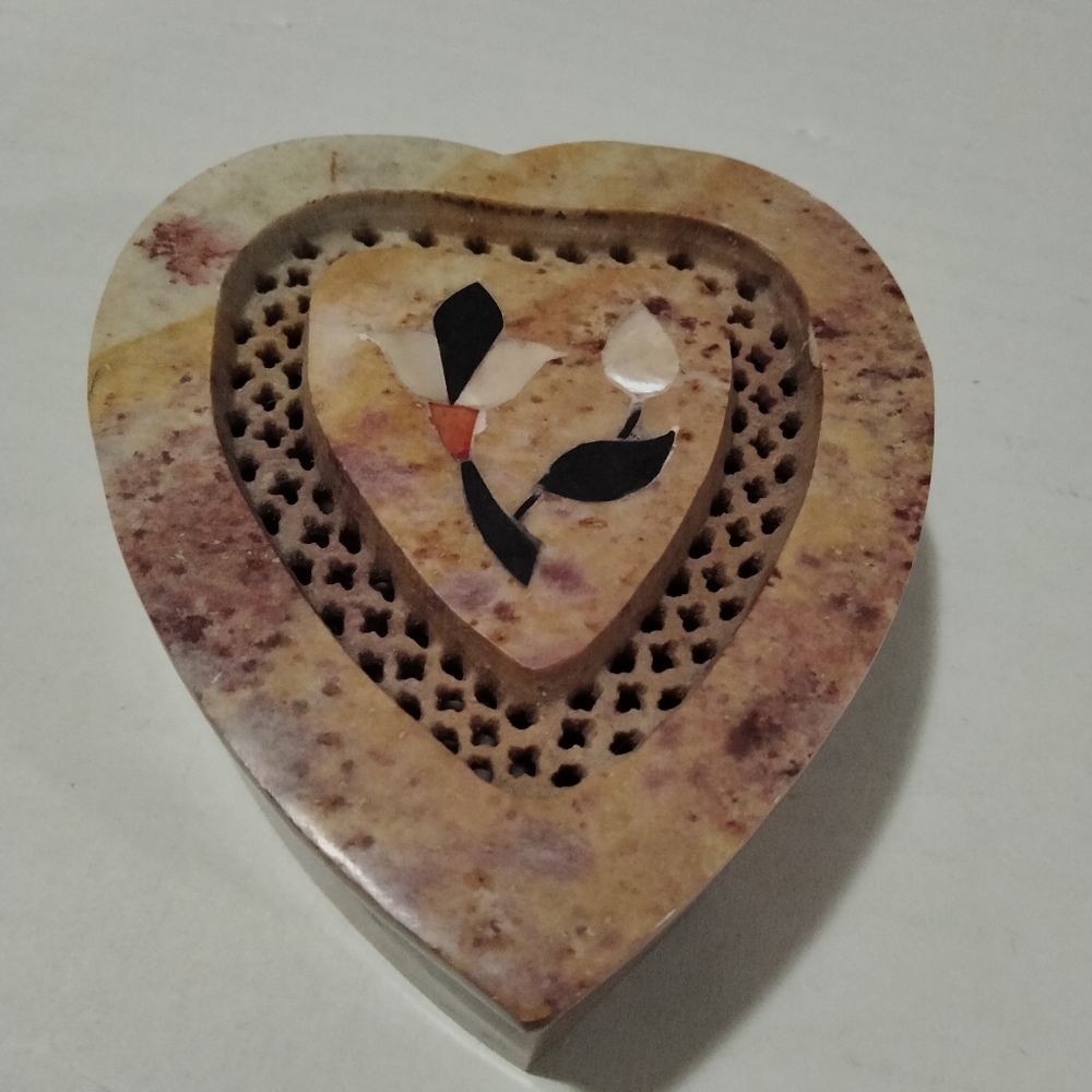 Valentine Hart Marble Jewelry Box floral With  details And Colors